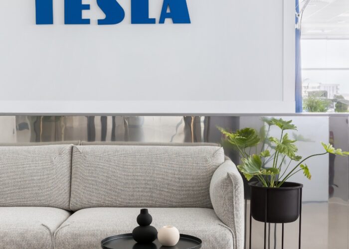 design interior zona receptie birouri tesla group bucuresti